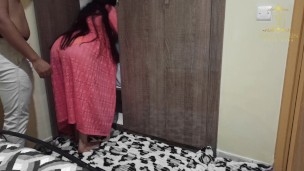 فيلم عربي اباحي قصير، دقيت الباب على خالتي في الشومبر تعطيني حوايجي I Fucked my Aunt in her room