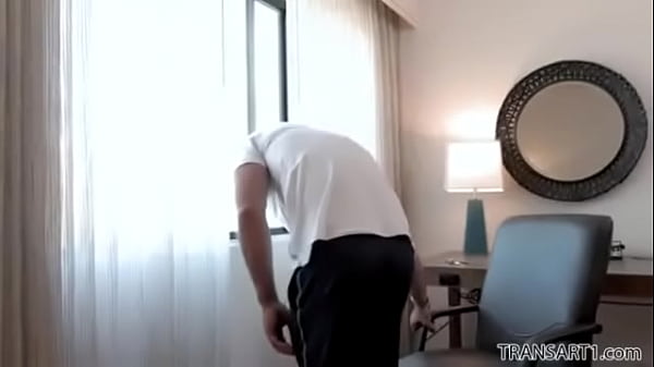 Transsexual gostosa dando para bombado