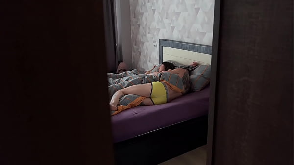 I stretched my stepsister’s boyfriend’s ass and then came on her pussy