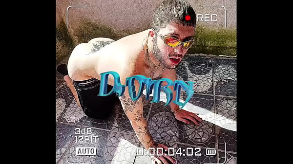 Fui tatuar, nΓ£o tinha dinheiro, paguei com o cuzinho (COMPLETO NO RED)