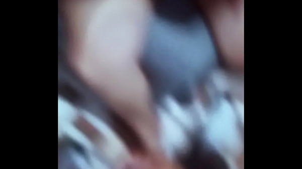 DANDOLE TODA MI LECHE EN SUS TETAS GRANDES Y NATURALES