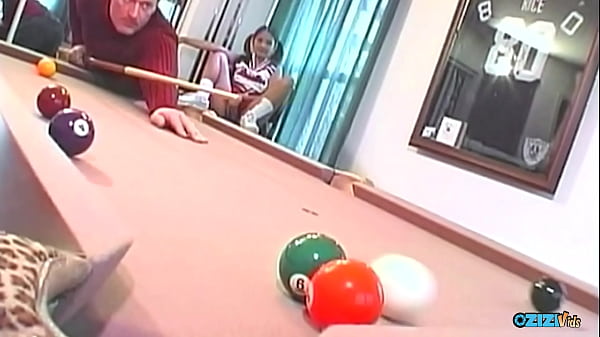 This bimbo got her cunt drilled well by this guy after a game of pool