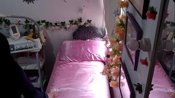 The masseur turns me on and I let him eat my pussy โ ALEJANDRA PALACIOS
