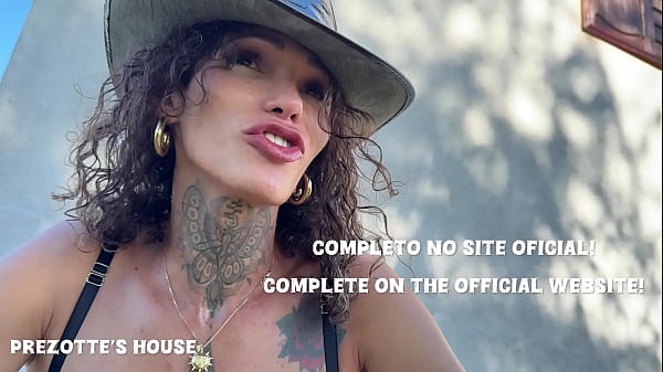 O pau grande do peão entrou todo dentro da Sabrina Prezotte a trans ativa mais safada do brasil.