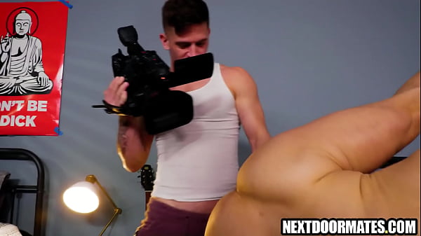 Flexible jock fucked without condom