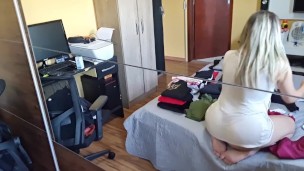 GOSTOSA DOBRANDO ROUPAS