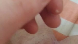 【日本人無修正】ラブジュースにパンティを染み込ませた変態オナニー